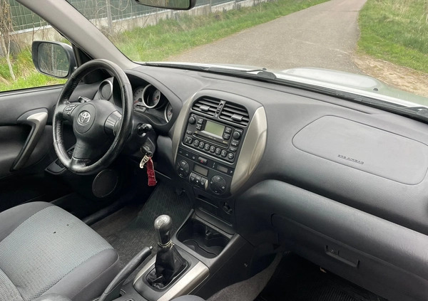 Toyota RAV4 cena 15900 przebieg: 219000, rok produkcji 2003 z Sobótka małe 137